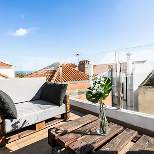https://authentic-apartment-in-alfama-with-terrace.hotels-lisbon-portugal.com